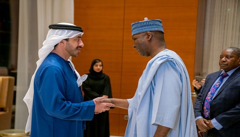 الشيخ عبدالله بن زايد آل نهيان خلال لقاء البروفيسور تيجاني محمد باندي