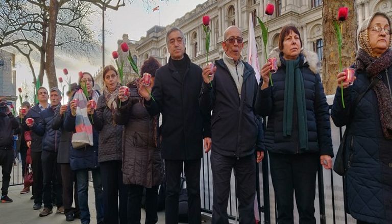 جانب من مظاهرة الإيرانيين في بريطانيا