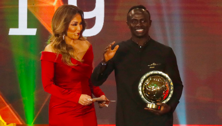 ساديو ماني يتوج بجائزة الأفضل في أفريقيا