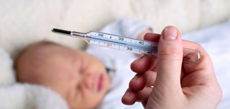 ارتفاع حرارة الطفل قد يؤدي لفقدان الشهية