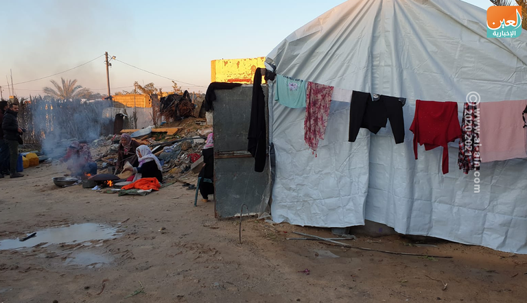 أمطار الشتاء تفاقم معاناة أصحاب المنازل المدمرة بغزة