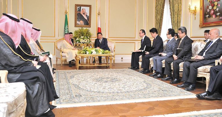 وزير الخارجية السعودي ورئيس وزراء اليابان