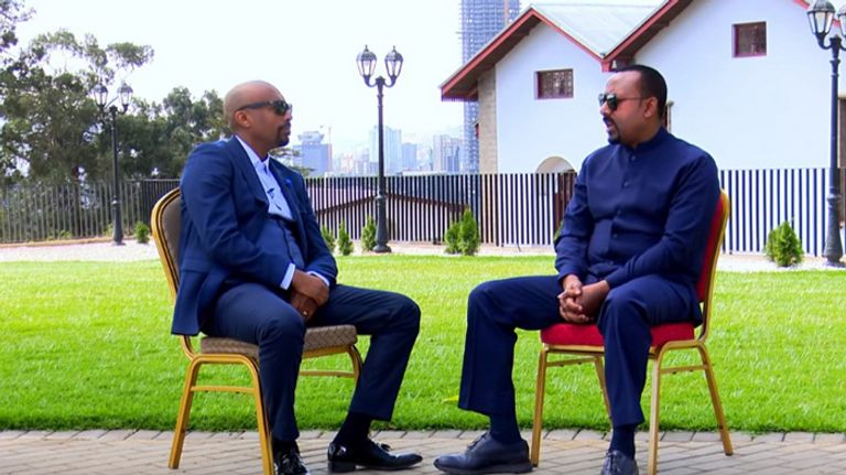 آبي أحمد خلال مقابلة مع قناة EBS لقاء سابق بين الشيخ محمد بن زايد آل نهيان وآبي أحمد