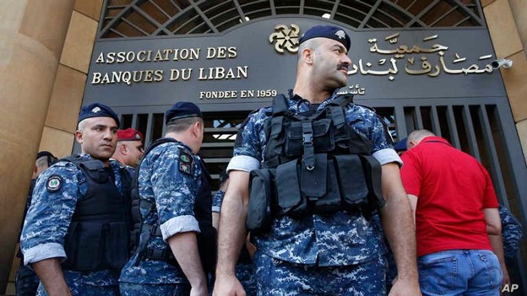 اللبنانيون في الشوارع مجدداً مع تعثر تشكيل حكومة وتدهور الاقتصاد