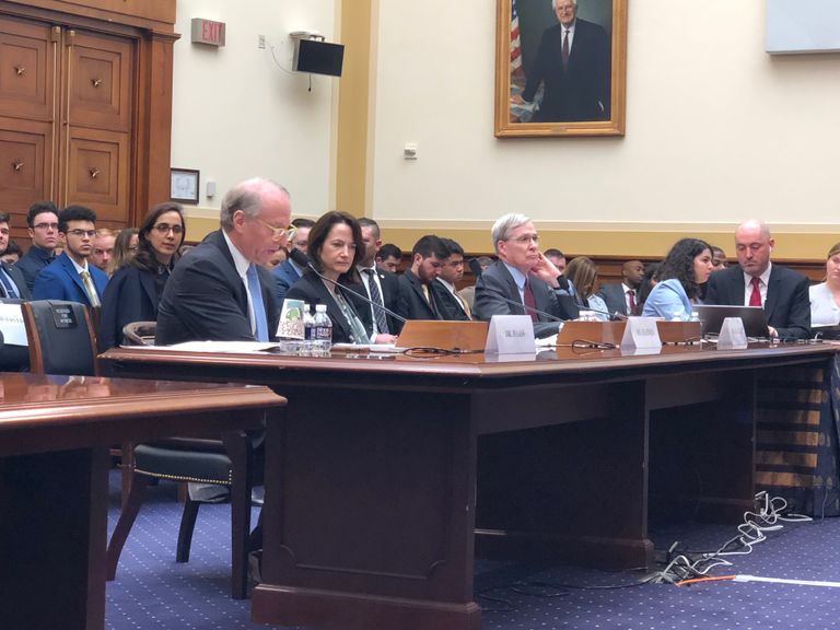 جانب من جلسة الاستماع بالكونجرس الأمريكي