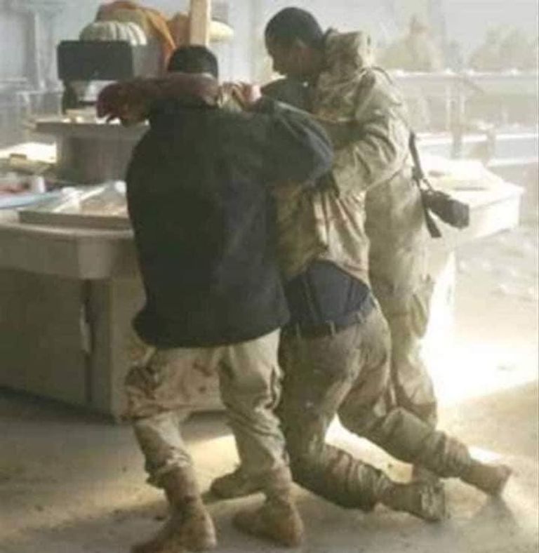 إصابة أحد الجنود خلال سيطرة الجيش السوداني على مقر وحدة عمليات كافوري الجيش السوداني ينتشر في مناطق بالعاصمة الخرطوم