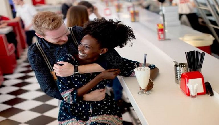 نصائح من خبراء العلاقات لحياة زوجية سعيدة