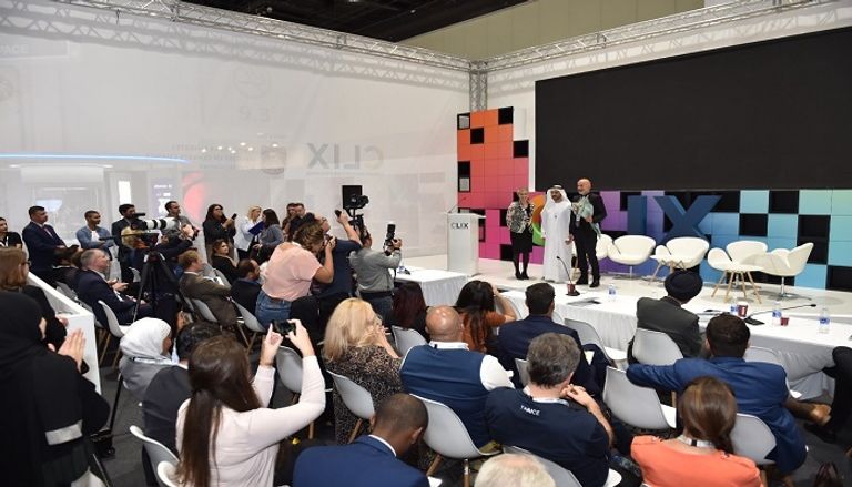 جانب من تكريم الشركات الفائزة في كليكس