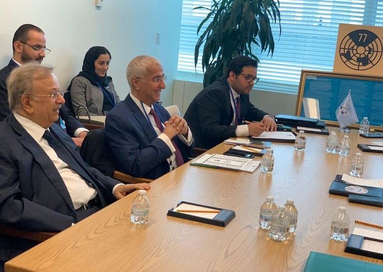 اللقاء استعراض التعاون الوثيق بين السعودية ومجموعة الـ ٧٧ والصين، في مختلف المجالات وخاصة التنموية والاقتصادية تفاؤل دولي بتنمية اقتصادية خلال رئاسة السعودية مجموعة العشرين