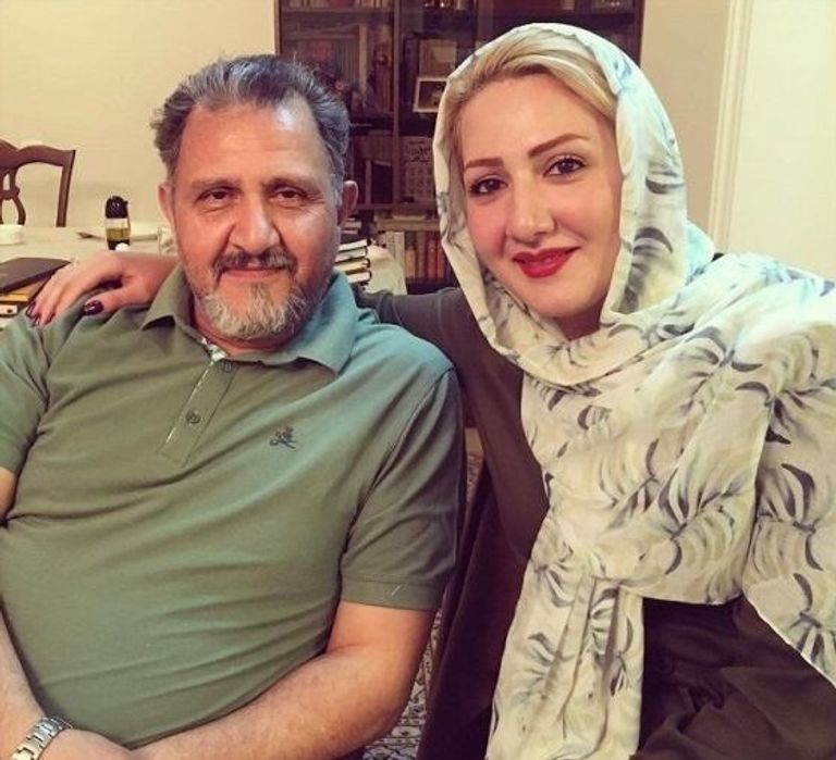 جباري إلى جوار زوجها - أرشيفية