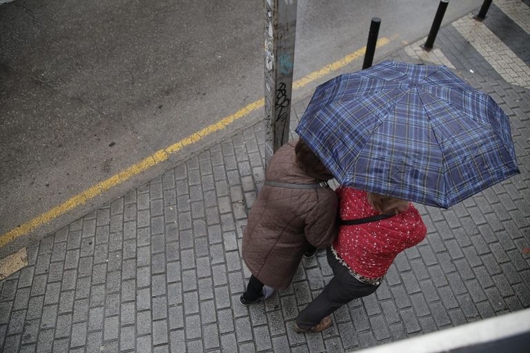 العاصفة هبّت مصحوبة برياح عاتية وأمطار غزيرة وثلوج