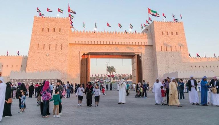 مهرجان الشيخ زايد التراثي يحظى بإقبال كبير