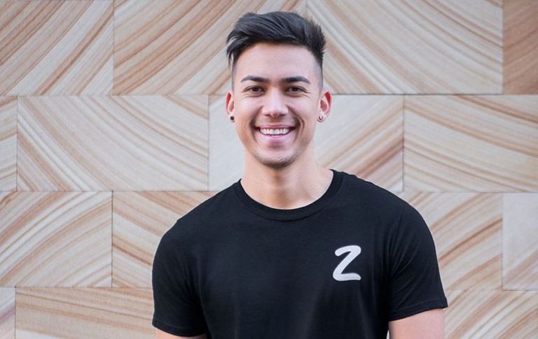 جيمي تشو أثناء توثيقه لرحلته