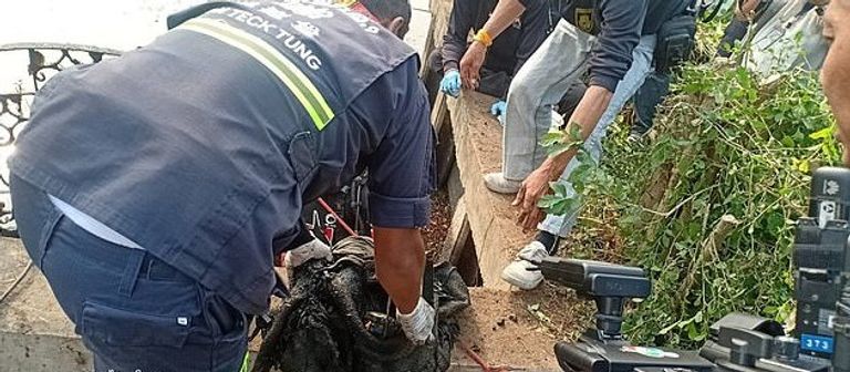 غواصو الشرطة يعثرون على العظام البشرية في حديقة منزل القاتل