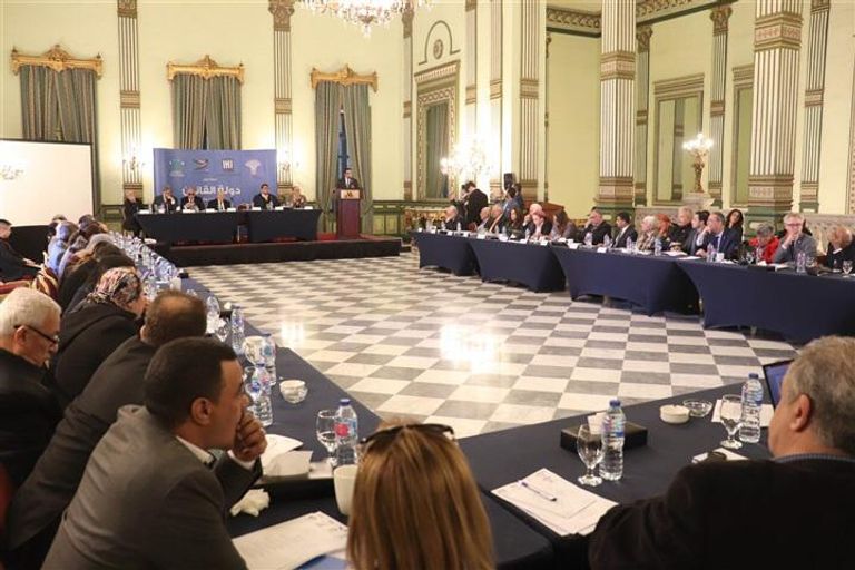 جانب من ندوة 