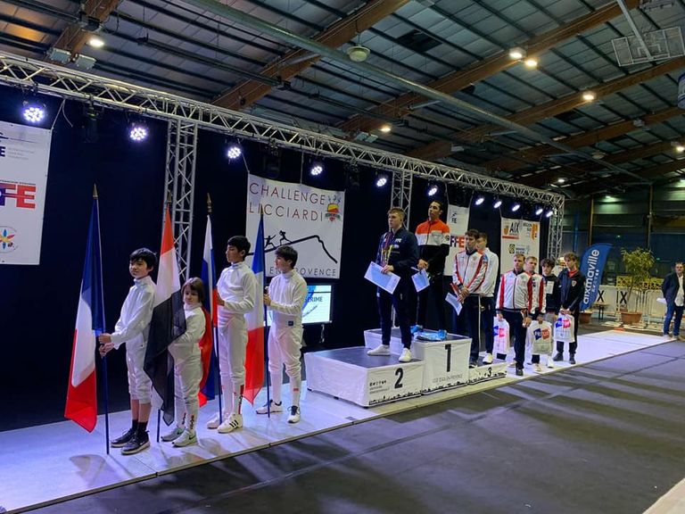 رفع علم مصر في بطولة العالم للشباب للسلاح محمد حمزة وماهر حمزة