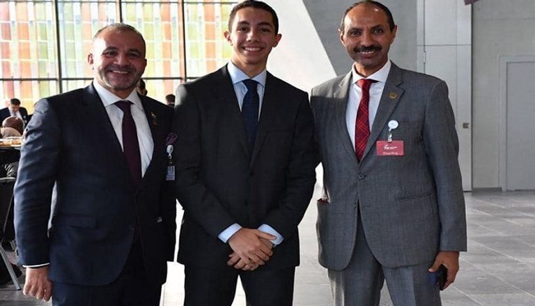 محمد حمزة مع رئيس الاتحاد المصري عبد المنعم الحسيني محمد حمزة وماهر حمزة