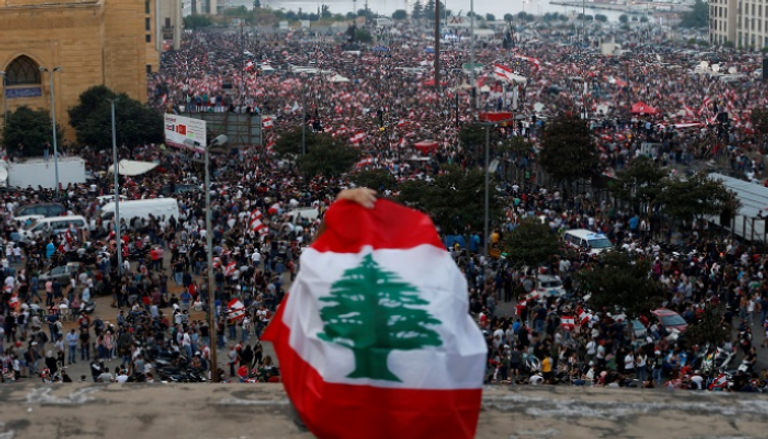 لبنان يثبت سعر شراء الدولار