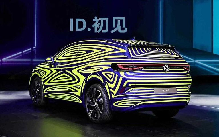 طراز ID.4 بإطلالة مموهة