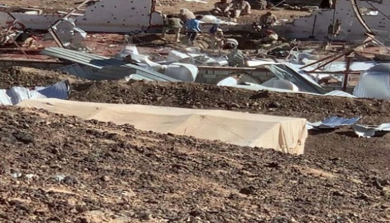 دمار كبير لحق بمعسكر الاستقبال في مأرب جراء الهجوم الحوثي عناصر حوثية في اليمن - أرشيفية