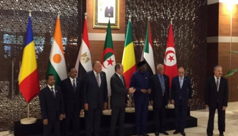 الوزراء المشاركون في اجتماع دول الجوار الليبي بالجزائر