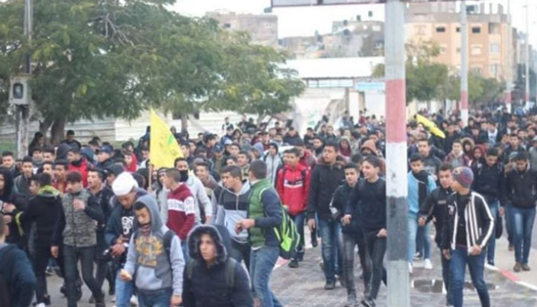 مظاهرة طلابية في غزة تنديدا بجريمة إسرائيل بحق 3 فتية