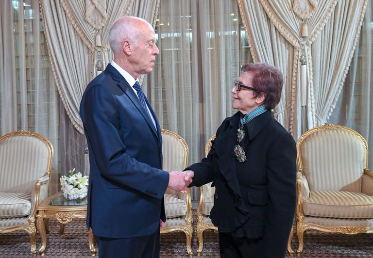 قيس سعيد يكرم جميلة بوحيرد