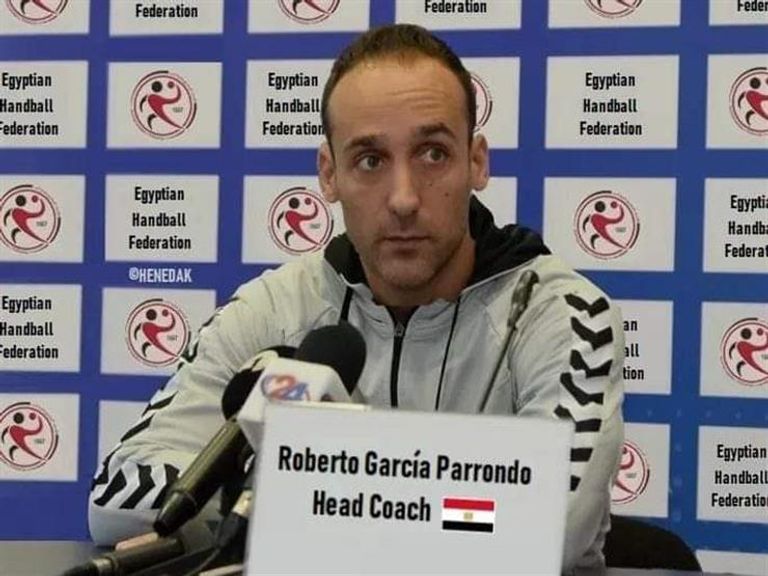 باروندو مدرب منتخب مصر لكرة اليد عمر الوكيل لاعب اليد