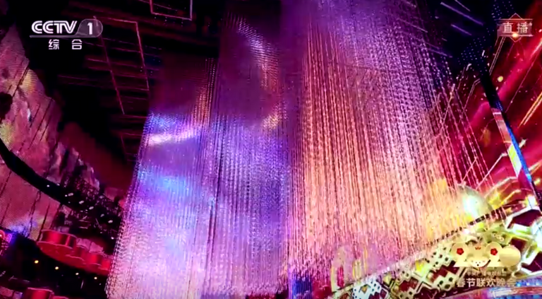 السهرة استخدمت مسرحاً من 3 طوابق للمرة الأولى