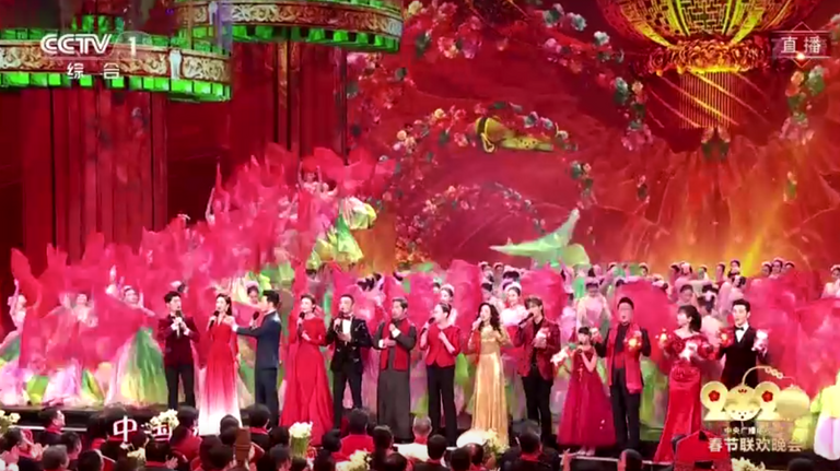 السهرة استخدمت مسرحاً من 3 طوابق للمرة الأولى