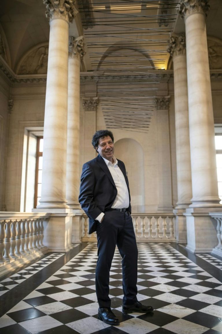 اللوفر - أرشيفية