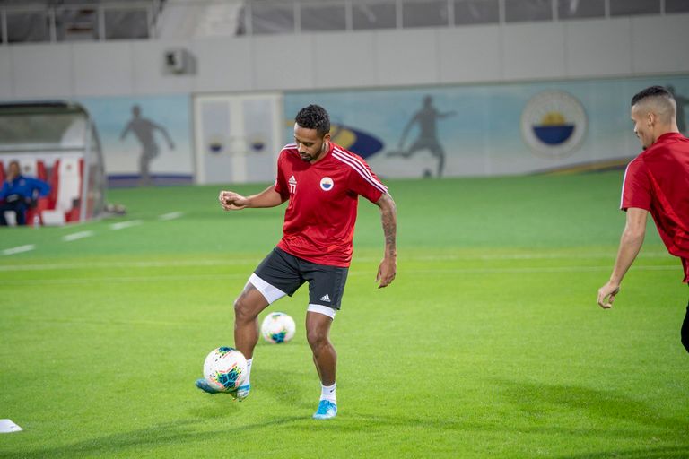 كايو لوكاس لاعب الشارقة