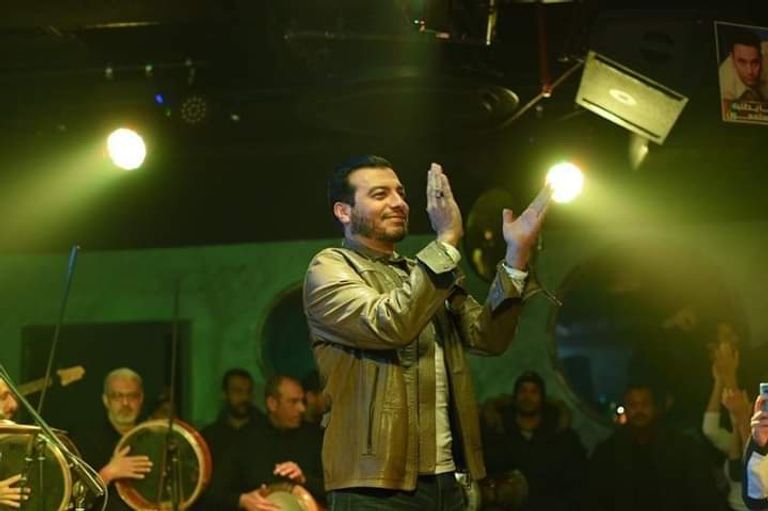 أول حفل يحييه إيهاب توفيق عقب وفاة والده 