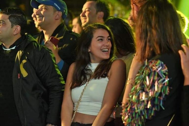 أول حفل يحييه إيهاب توفيق عقب وفاة والده 