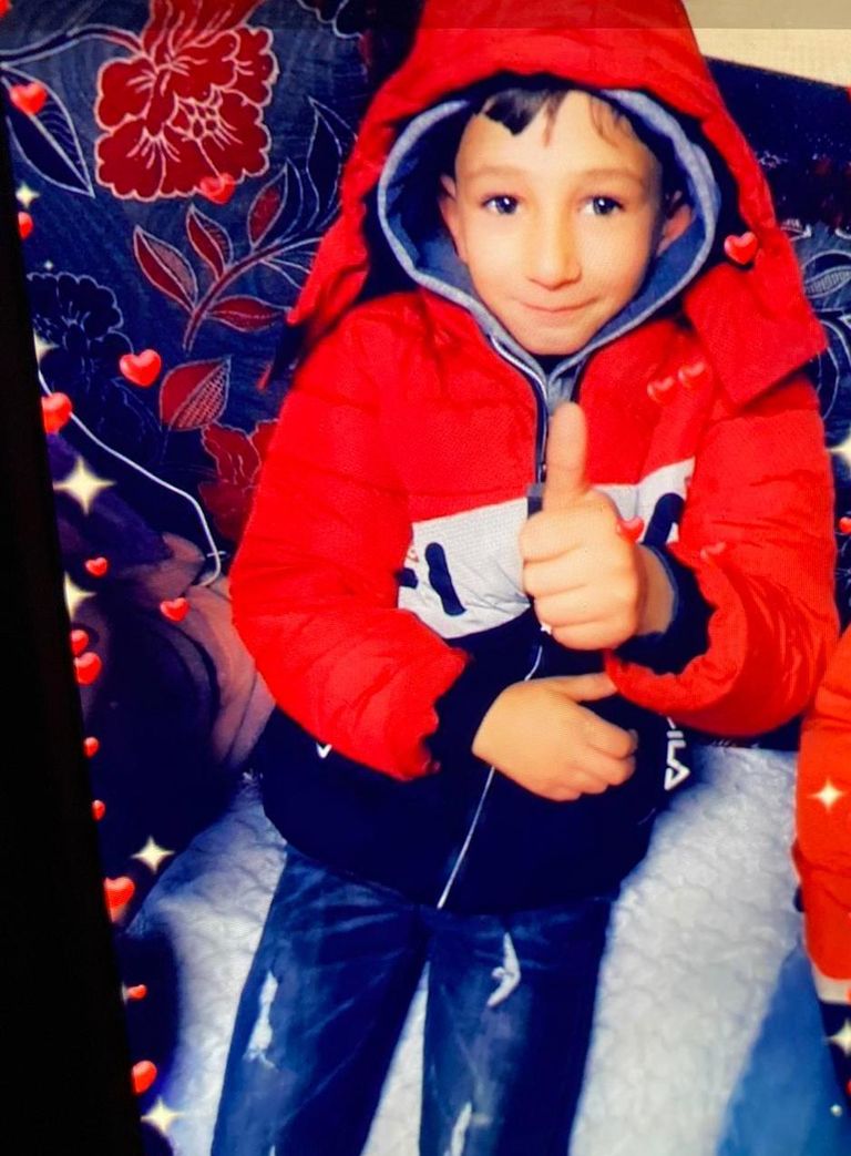 شرطة الاحتلال تطارد الفلسطينيين خلال بحثهم عن الطفل المفقود