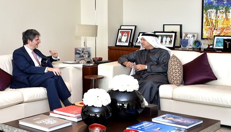 الدكتور أنور بن محمد قرقاش وأمين عام وزارة الخارجية الفرنسية