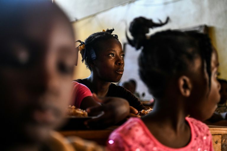 أطفال هايتي في عهدة أسر مضيفة بدلا من دور الرعاية