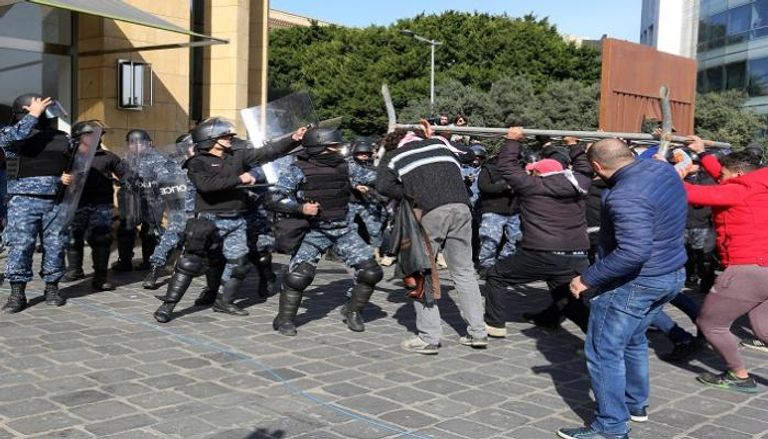 صدامات بين الأمن اللبناني ومتظاهرين - رويترز