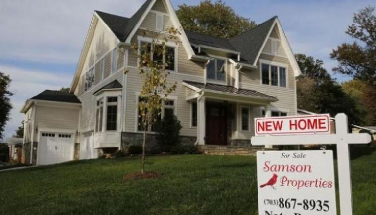 مبيعات المنازل الأمريكية الجديدة تتراجع للشهر الثالث 
