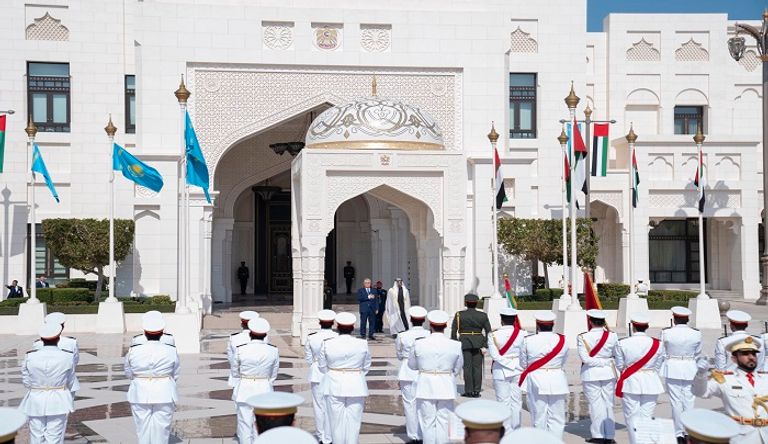 الشيخ محمد بن زايد آل نهيان يستقبل قاسم جومارت توكاييف
