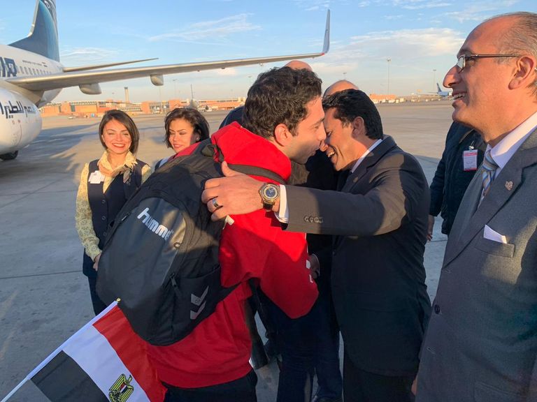 وزير الرياضة وأحمد الأحمر قائد منتخب مصر منتخب مصر لليد