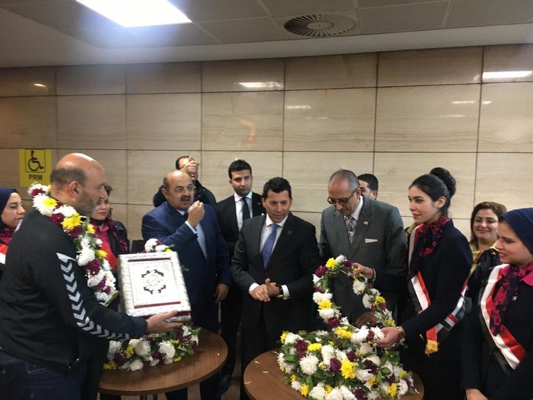 الورود في استقبال بعثة منتخب مصر لكرة اليد منتخب مصر لليد