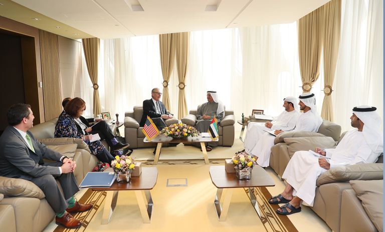 الإمارات تبحث تعزيز التعاون مع أمريكا بالطاقة والاستثمار