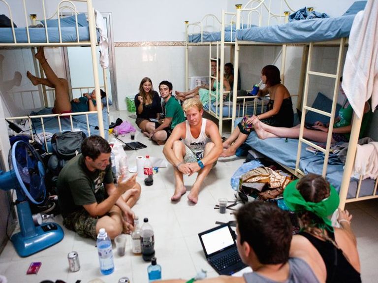 لا يمكن للرحالة الآن ركوب سيارات خاصة على الطريق