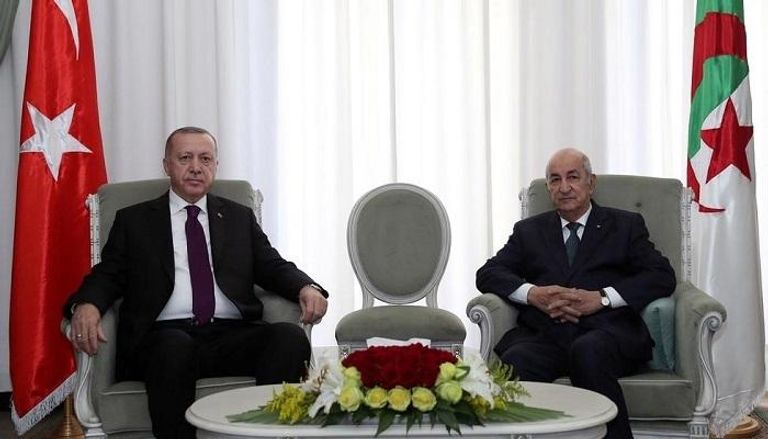 جانب من لقاء الرئيس الجزائري ونظيره التركي