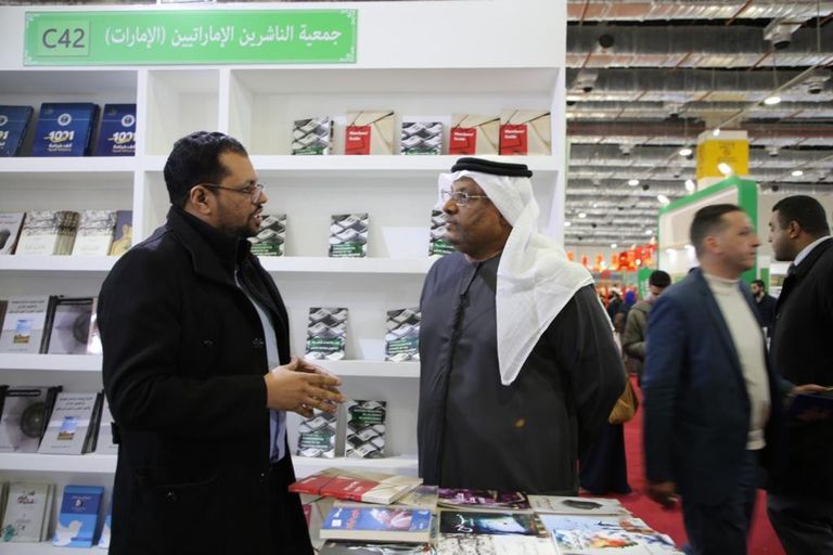 سفير الإمارات لدى مصر يزور معرض القاهرة الدولي للكتاب