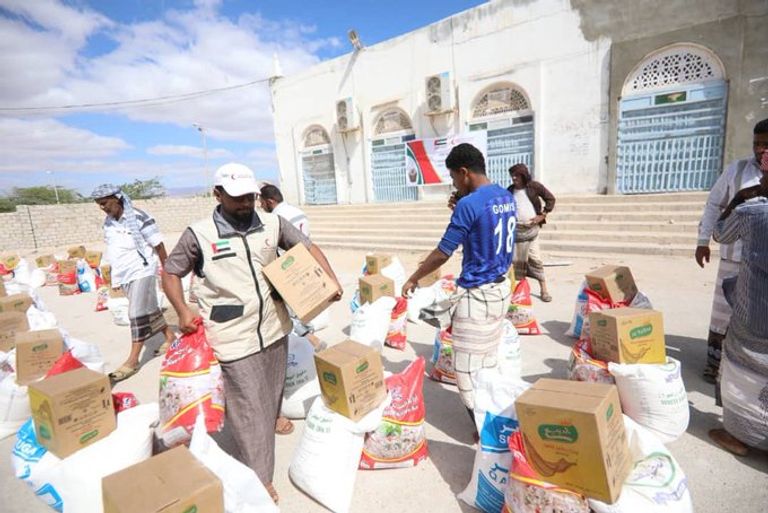 استفاد من المساعدات (2700) فرد من الأسر الفقيرة والمحتاجة في حضرموت