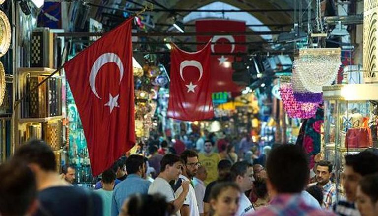 أحد الشوارع السياحية في تركيا