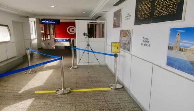 كاميرا حرارية في مطار تونس لقياس درجة حرارة الوافدين