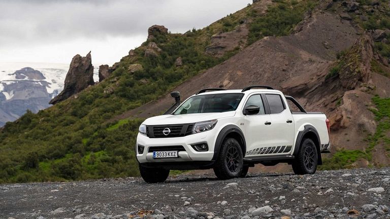 شاحنة نيسان الجديدة navara at32 off-roader